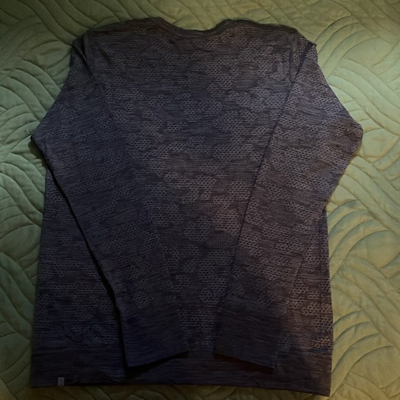 LULULEMON Swiftly Relaxed Long-Sleeve Top *Hip Length - Picture 3 of 4